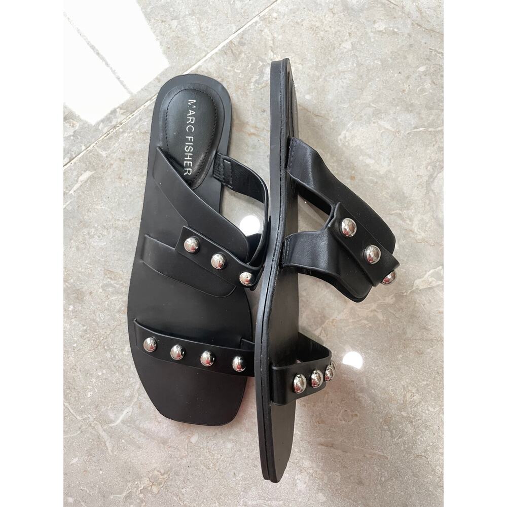 Marc Fisher Burlina Studded Flip Flops Sandals Womens 7 Black Faux Leather Flats - Picture 4 of 9
